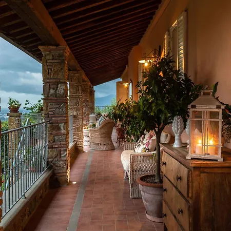 Villa In Capannori With Grand Patio
