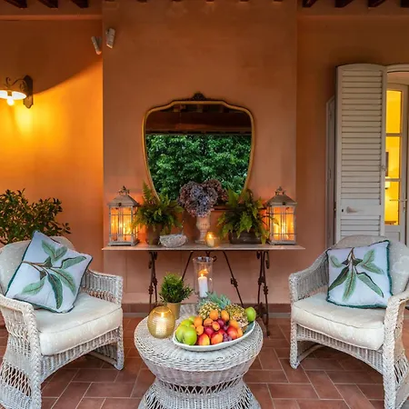 Villa In Capannori With Grand Patio *